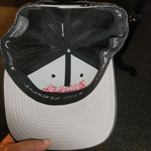 Hat - Picture 4 of 5